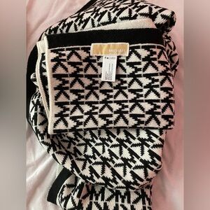 Michael Kors Monochrome Geometric Knit Scarf